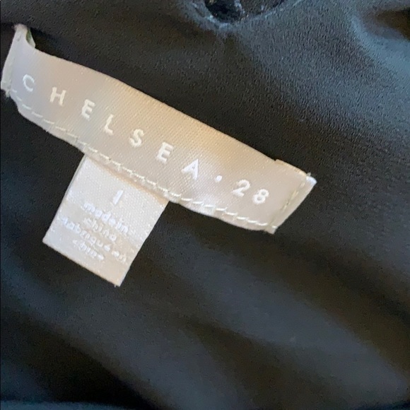 Chelsea28 black velvet tank top - Picture 9 of 11